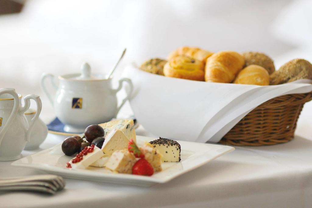 Seetelhotel Ahlbecker Hof Heringsdorf  Eksteriør billede A typical breakfast