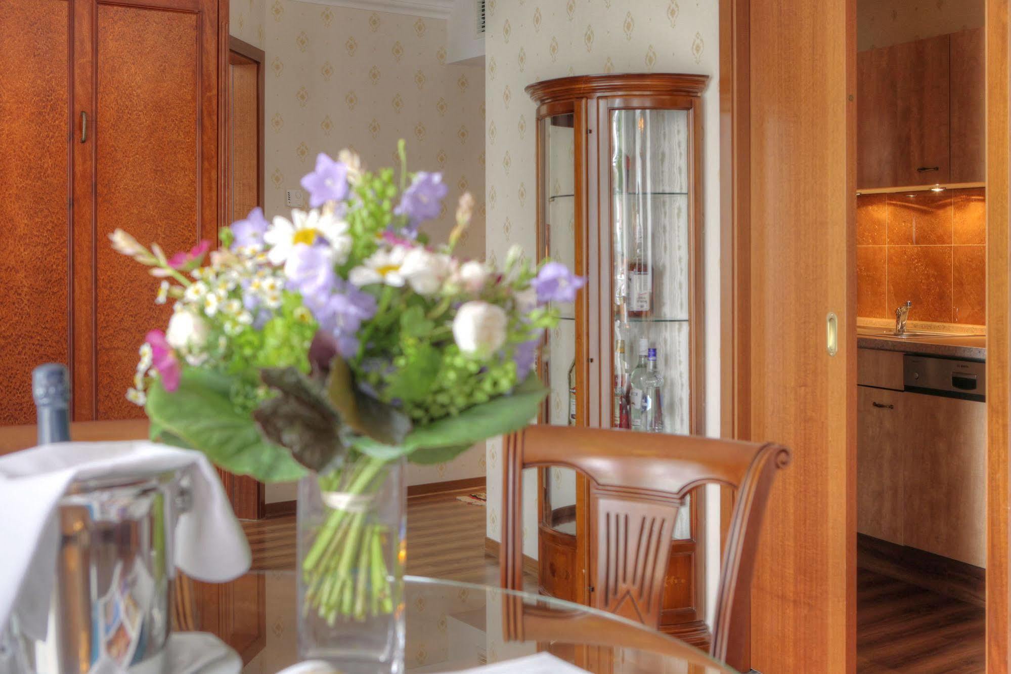 Seetelhotel Ahlbecker Hof Heringsdorf  Eksteriør billede A typical apartment