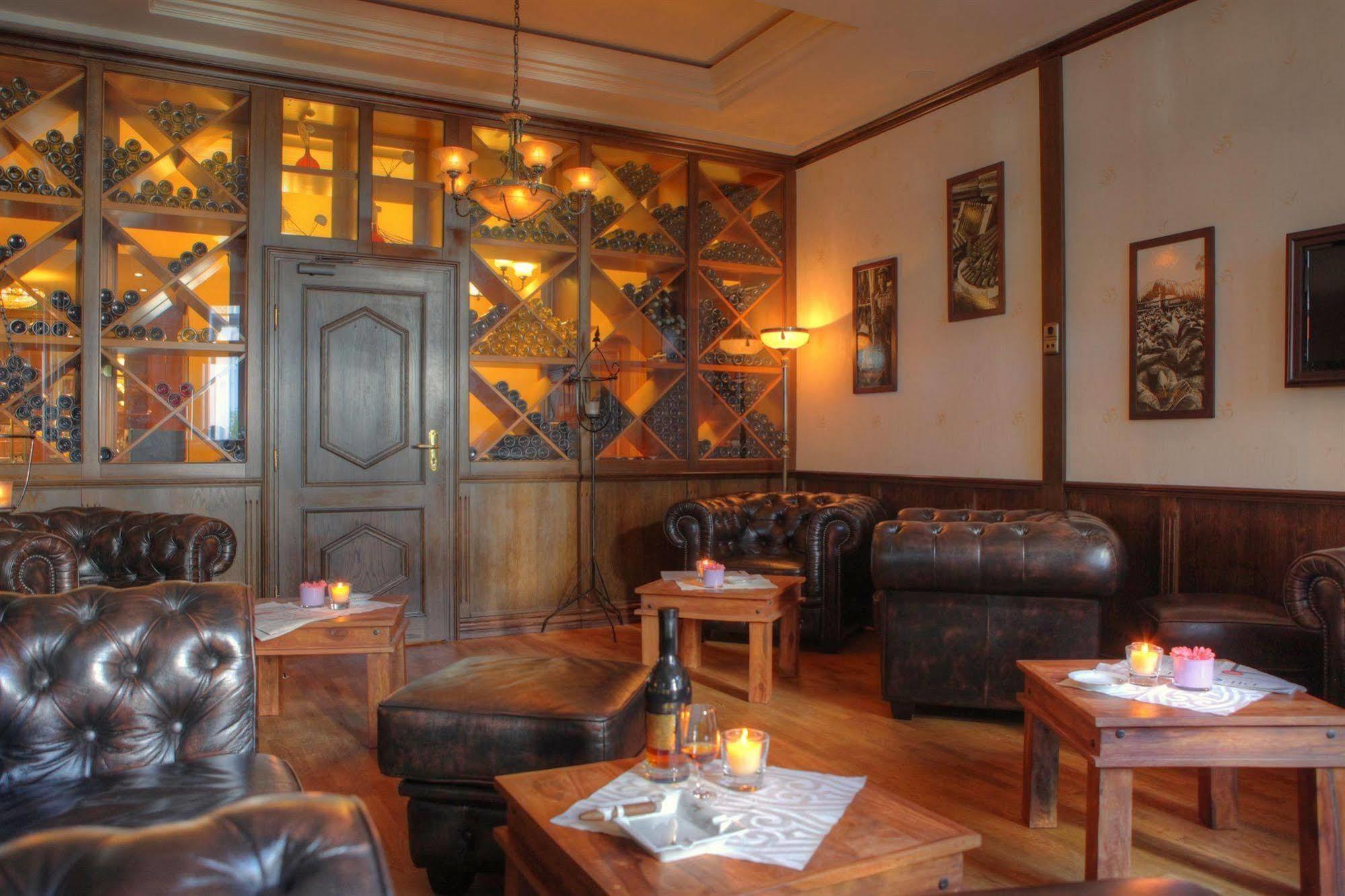 Seetelhotel Ahlbecker Hof Heringsdorf  Eksteriør billede Interior of a wine bar in Germany